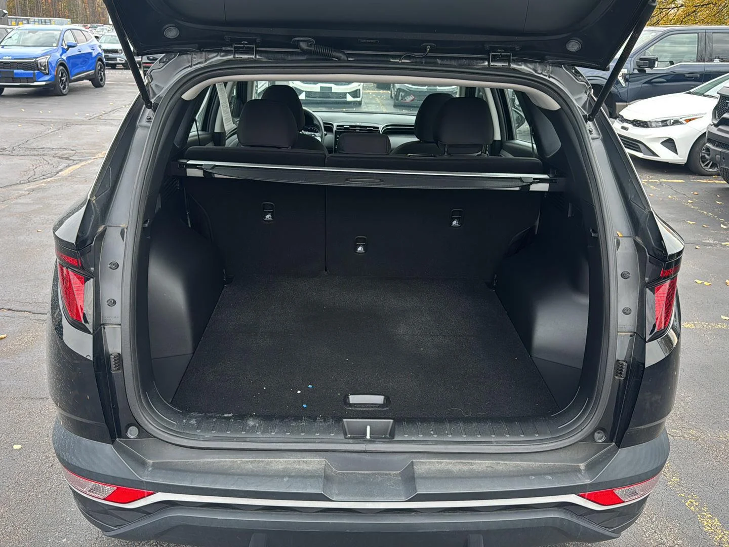 Used 2024 Black Pearl Hyundai SE image 21