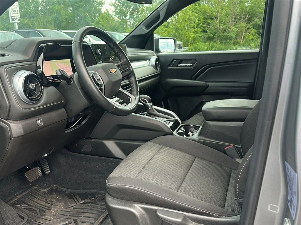 Used 2024 Sterling Gray Metallic Chevrolet 4WD LT image 7