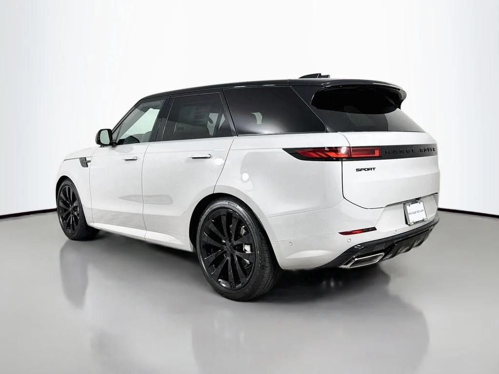 New 2026 Borasco Grey Land Rover Dynamic SE image 7