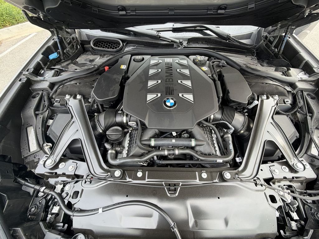 Used 2026 Gray BMW 760i xDrive image 18