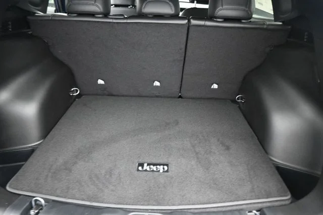 New 2026 Fathom Blue Pearl Coat Jeep Latitude image 25