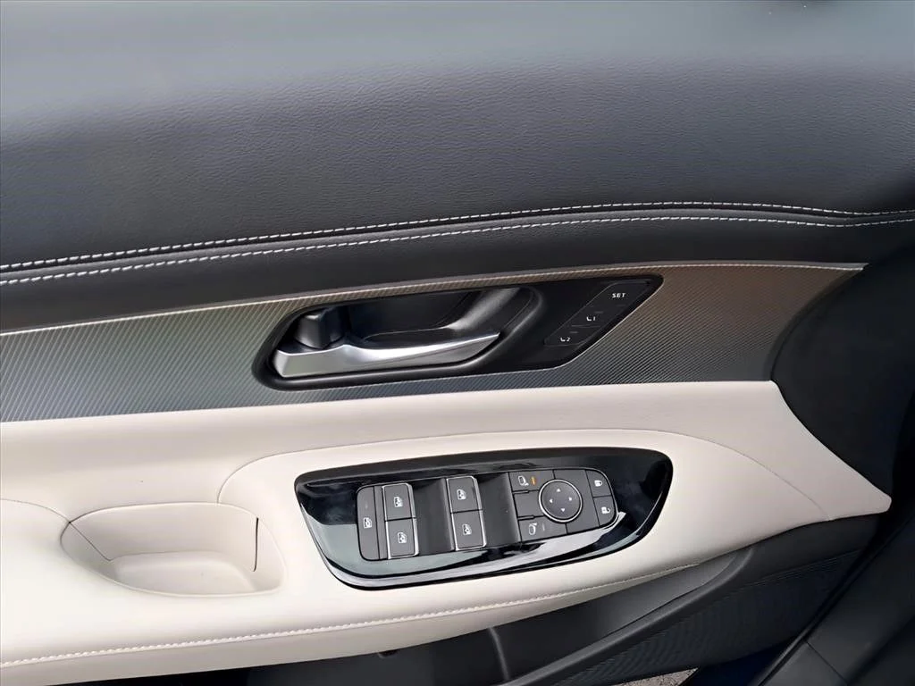 2025 Nissan Murano SL - Photo 8