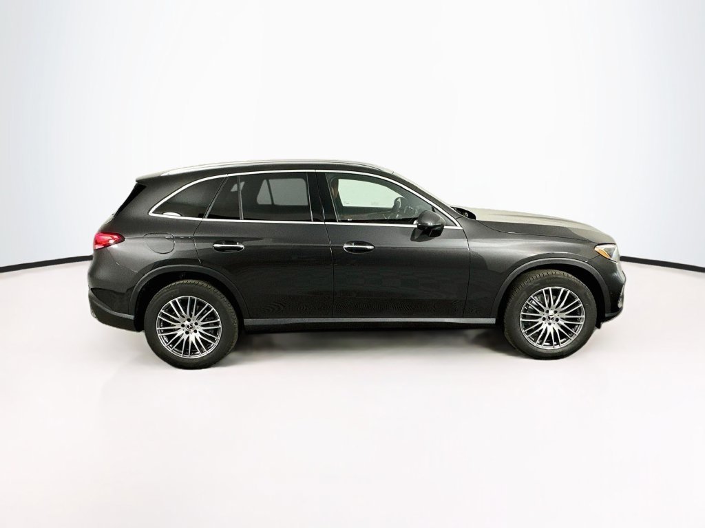 New 2027 Graphite Grey Metallic Mercedes-Benz GLC 300 image 7