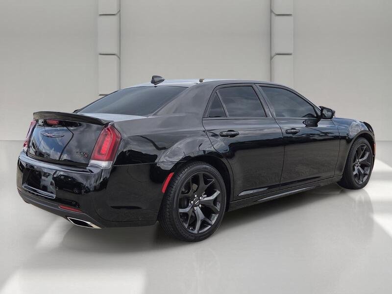 Used 2023 Gloss Black CHRYSLER 300S RWD image 5
