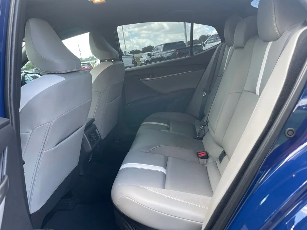 2025 Toyota Camry SE - Photo 17