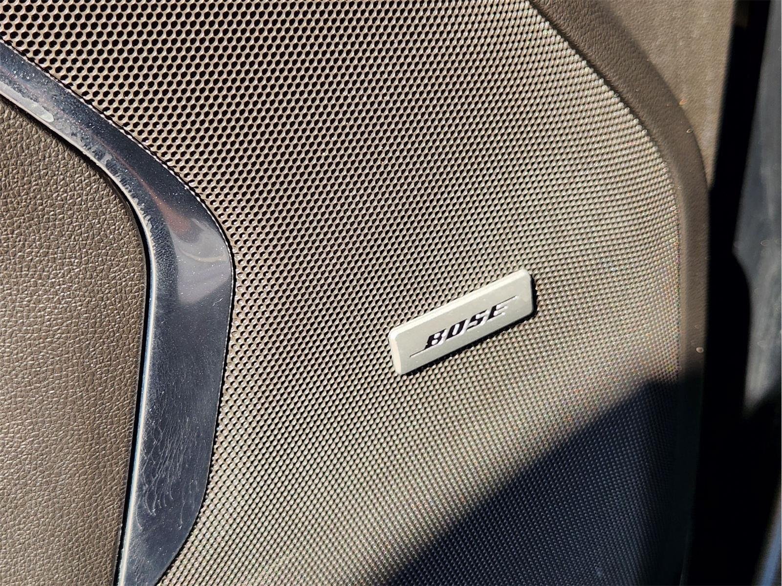 2024 Chevrolet Suburban LT - Photo 21