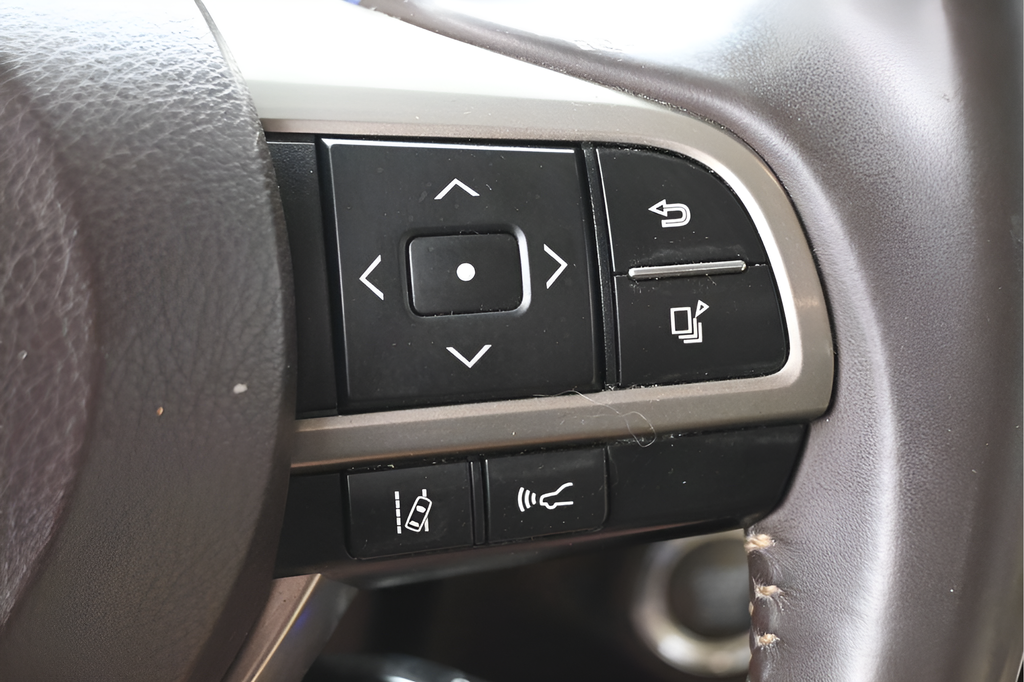 Used 2016 Black Lexus 350 image 24