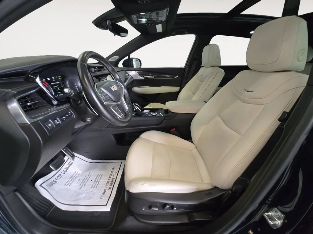 Used 2025 Emerald Lake Metallic Cadillac Sport image 11