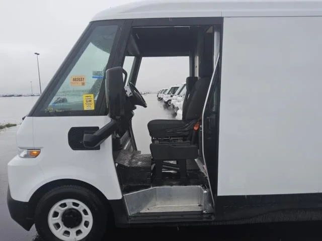 Used 2023 Oyster White BrightDrop EJY image 11