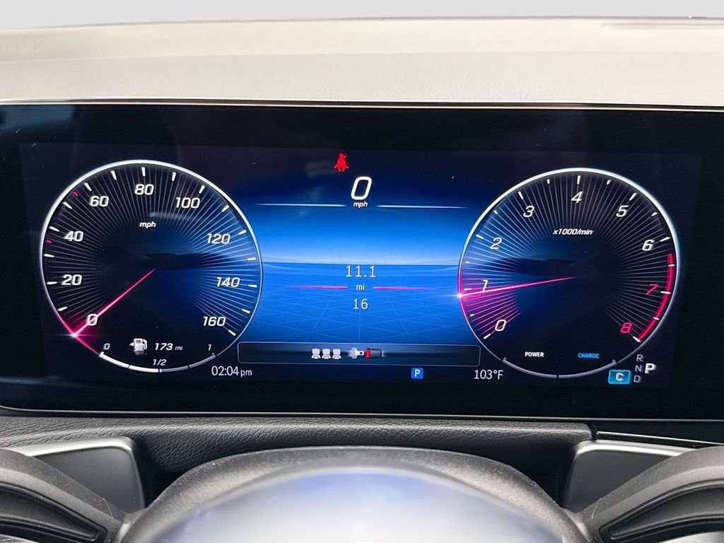 Used 2026 Polar White Mercedes-Benz GLB 250 image 32
