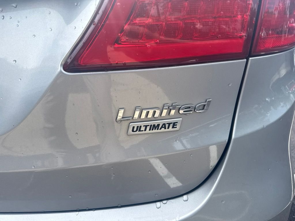 Used 2015 Frost Hyundai Limited image 8