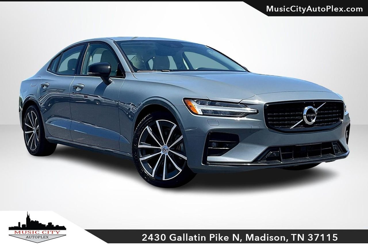 2022 Volvo S60 Momentum