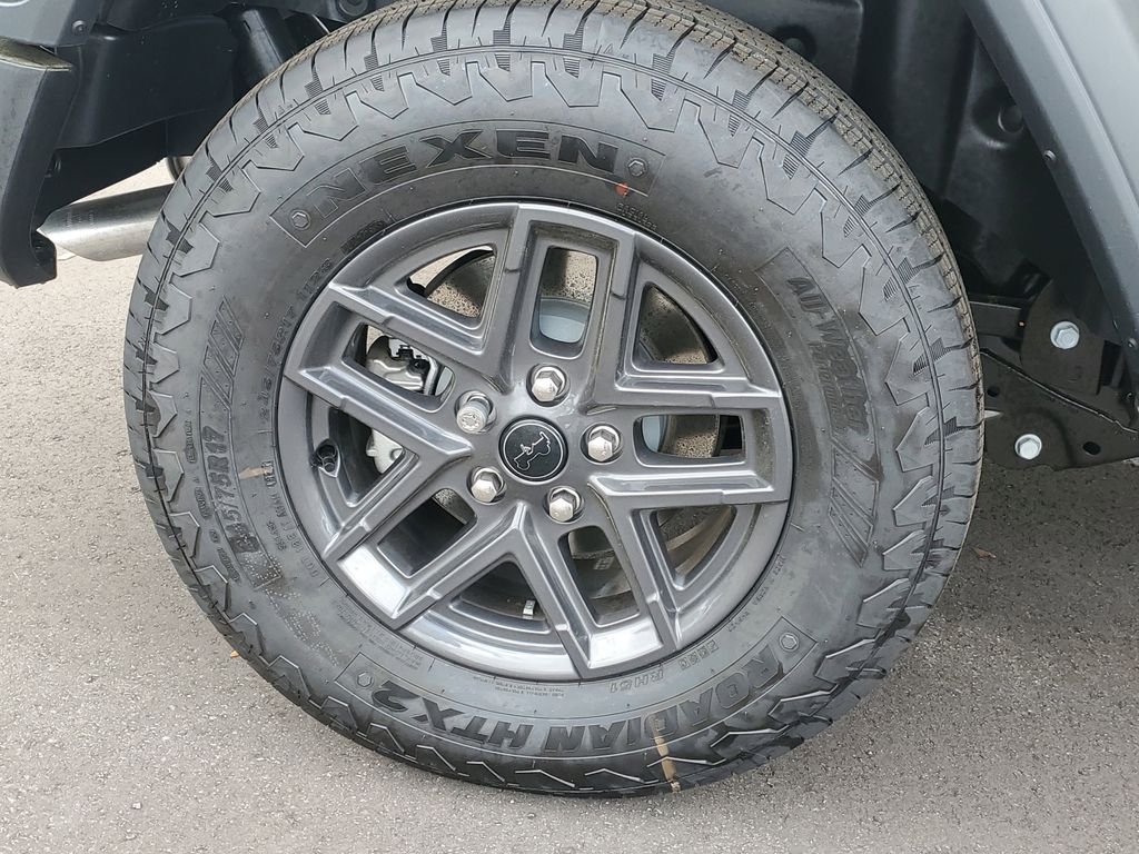 New 2026 Black Clear-Coat Exterior Paint Jeep Sport image 4