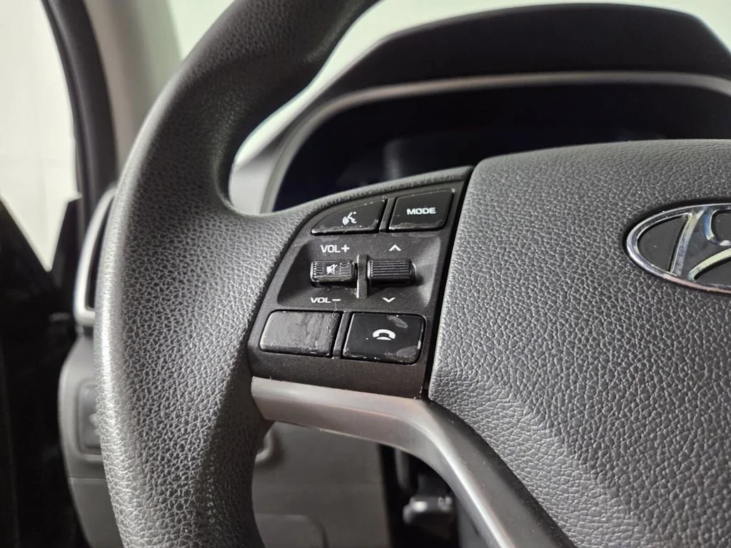 Used 2019 Black Noir Pearl Hyundai SEL image 21