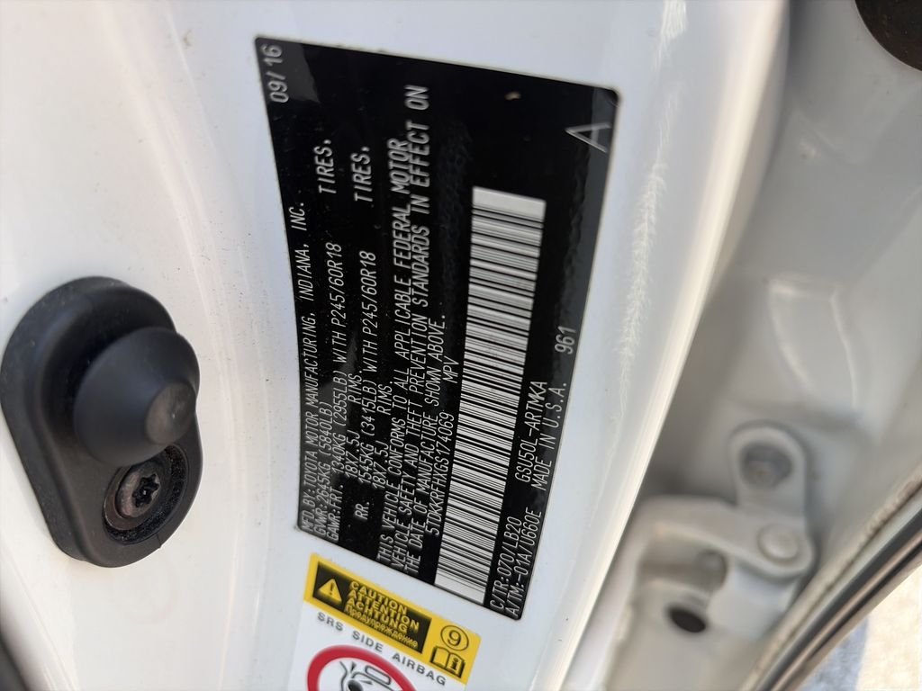 Used 2016 White Toyota XLE V6 image 38