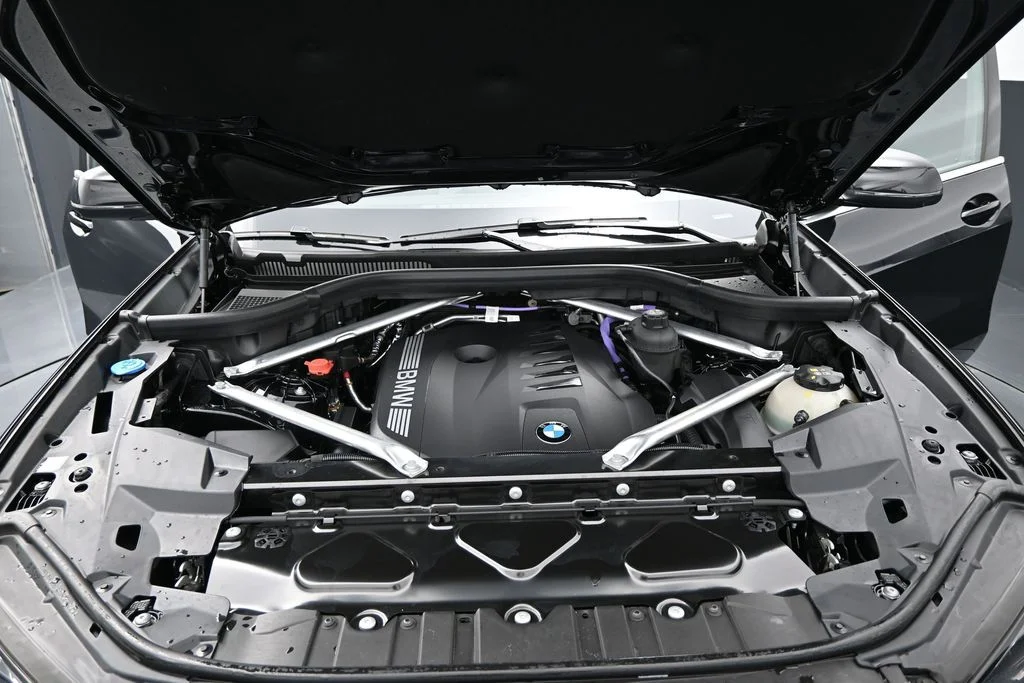 Used 2026 Black BMW sDrive40i image 30