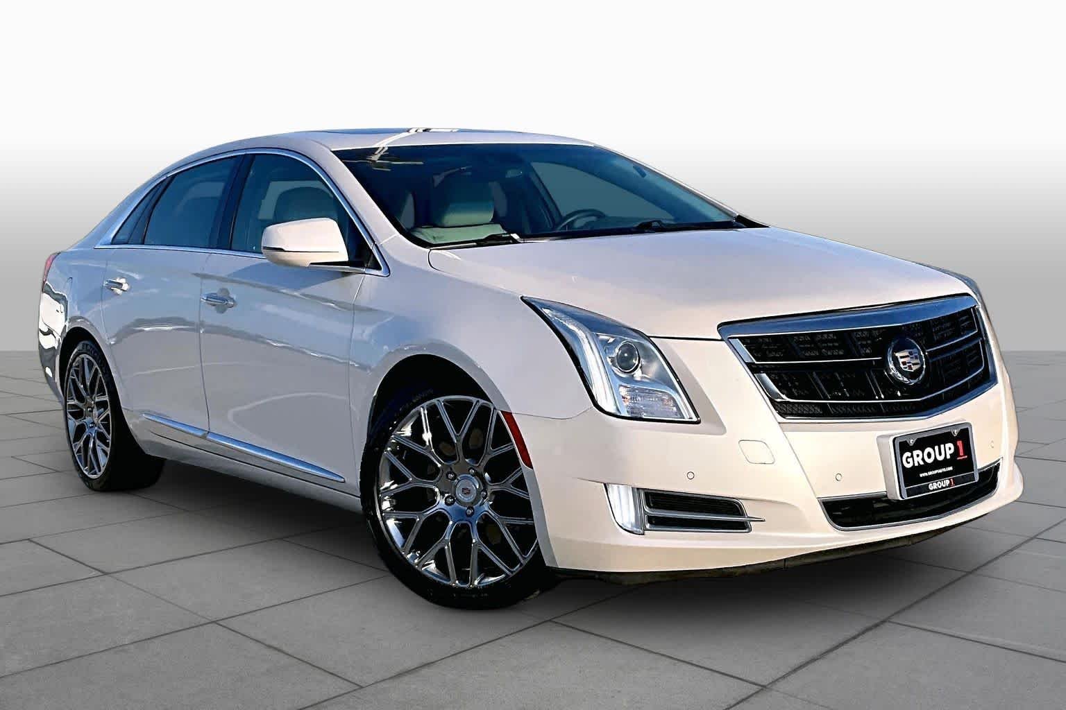 Used 2014 White Diamond Tricoat Cadillac Platinum image 3