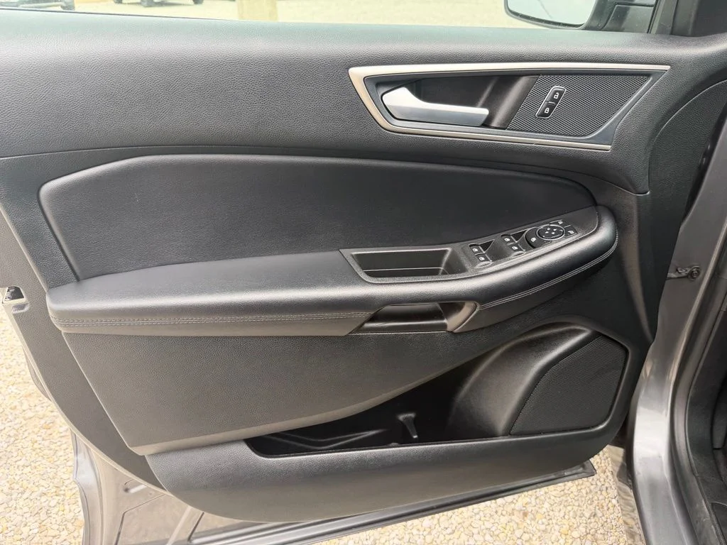 Used 2024 Gray Ford SEL image 10
