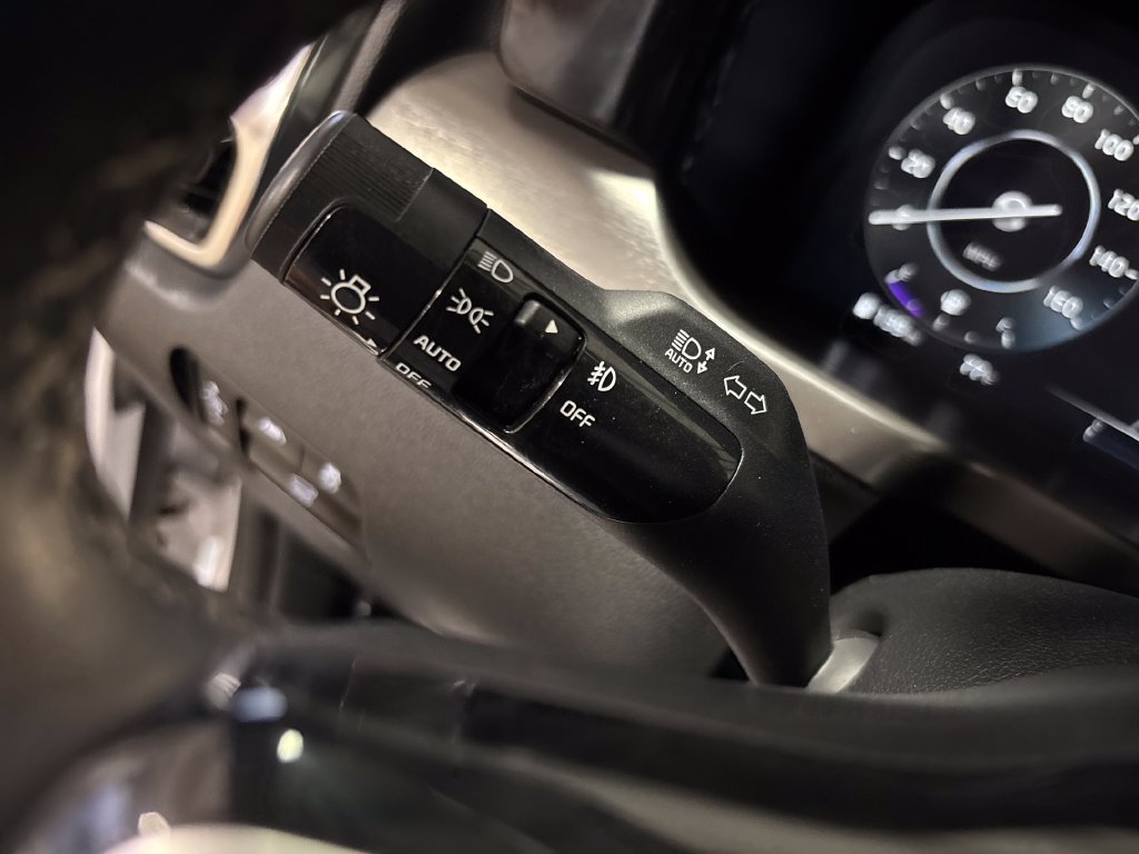 Certified Used 2023 Glacial White Pearl Kia SX image 16