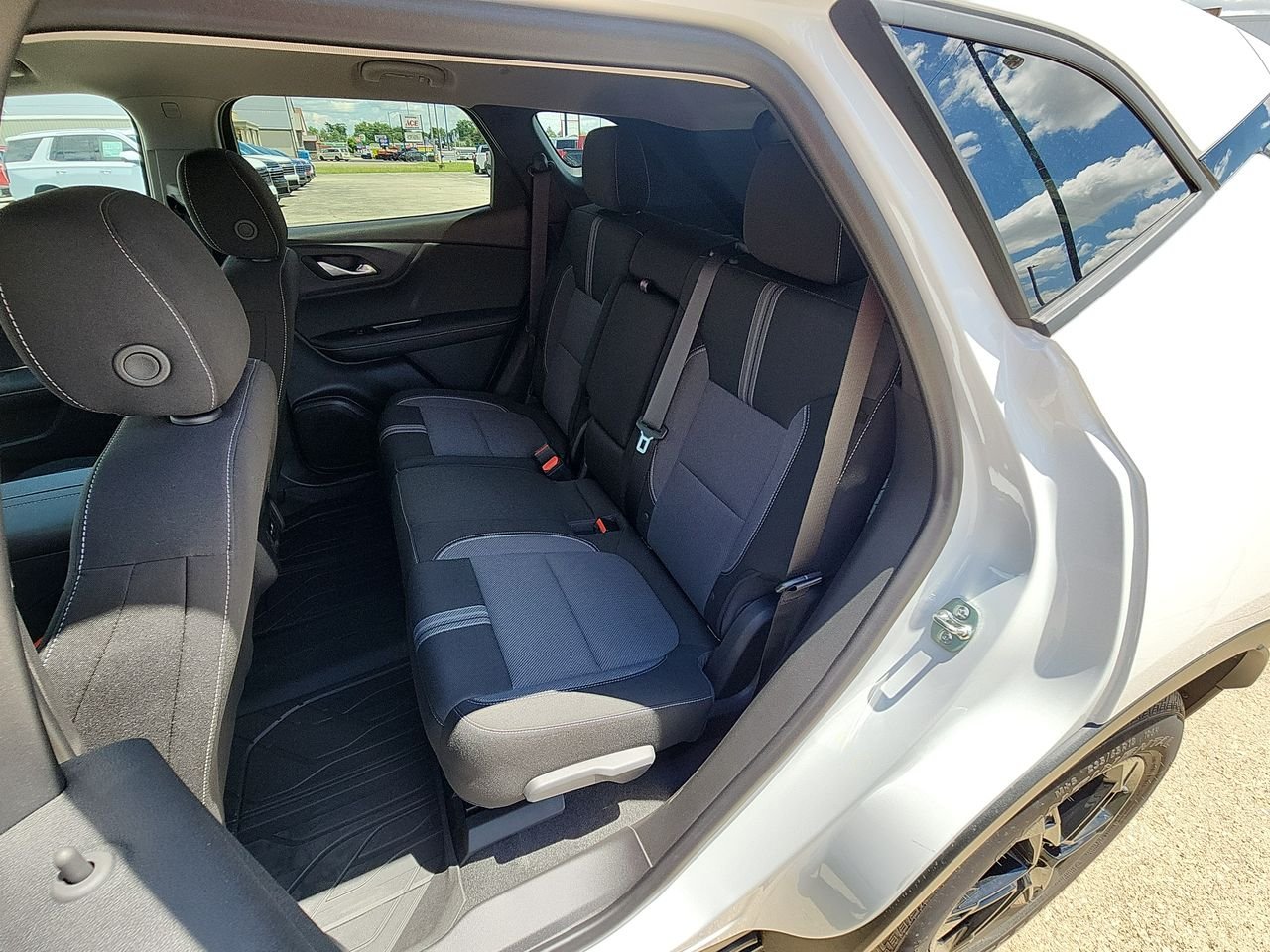New 2026 Summit White Chevrolet 2LT image 21