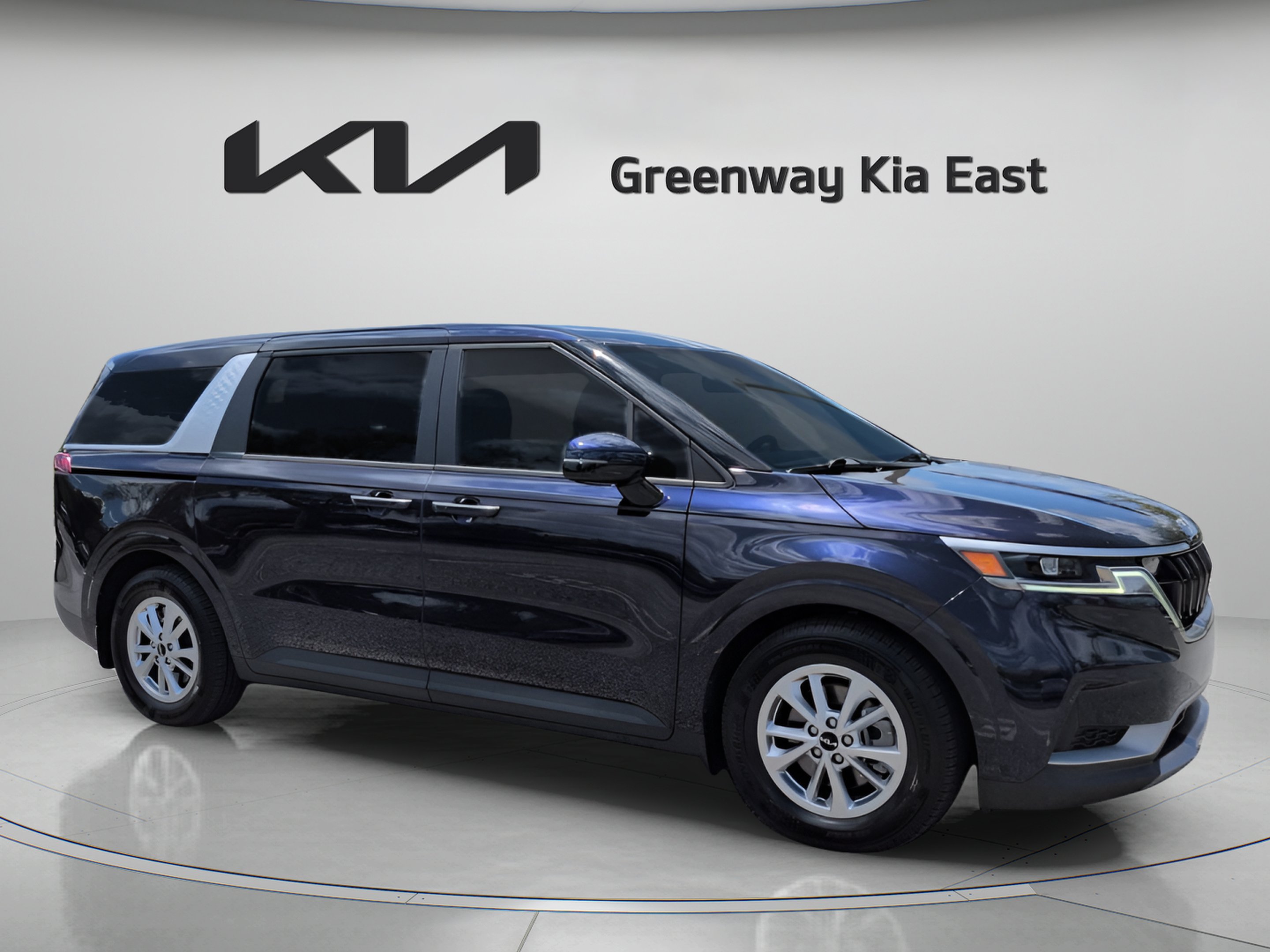Certified Used 2024 Deep Chroma Blue Kia LX image 3