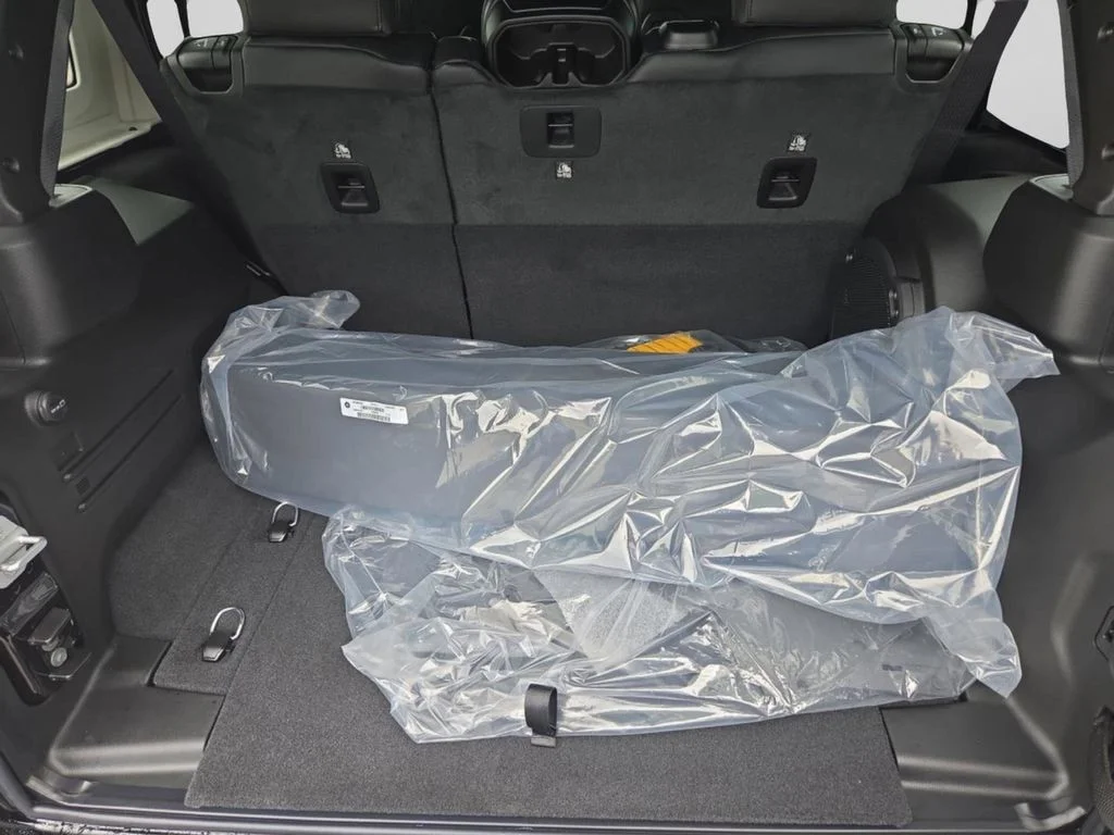 2025 Jeep Wrangler 4-Door Sahara - Photo 12