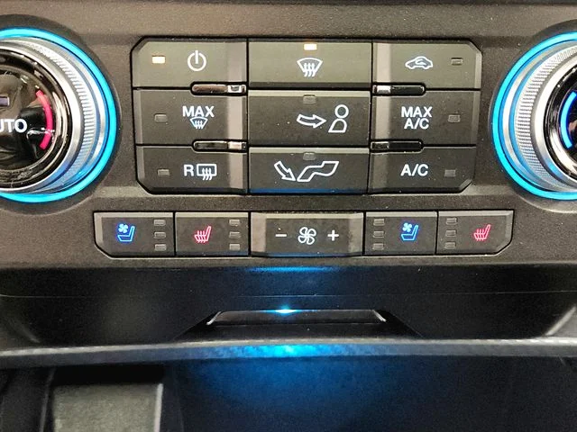 Used 2020 Black Ford Lariat image 28
