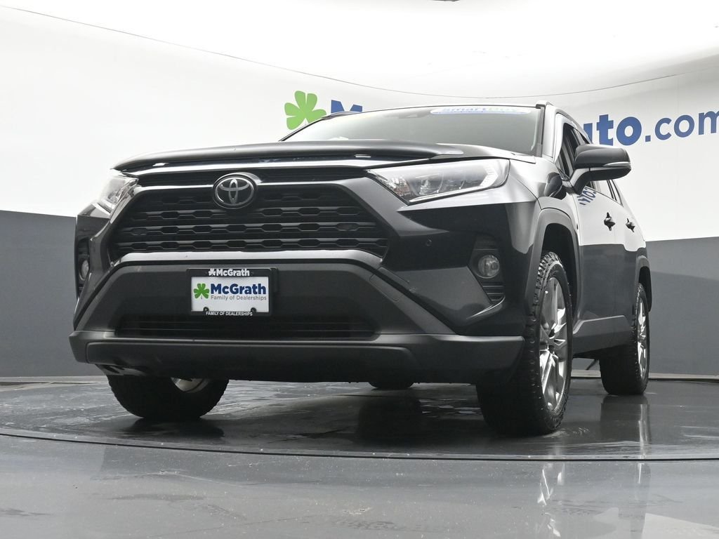 Used 2019 Black Toyota XLE Premium image 7