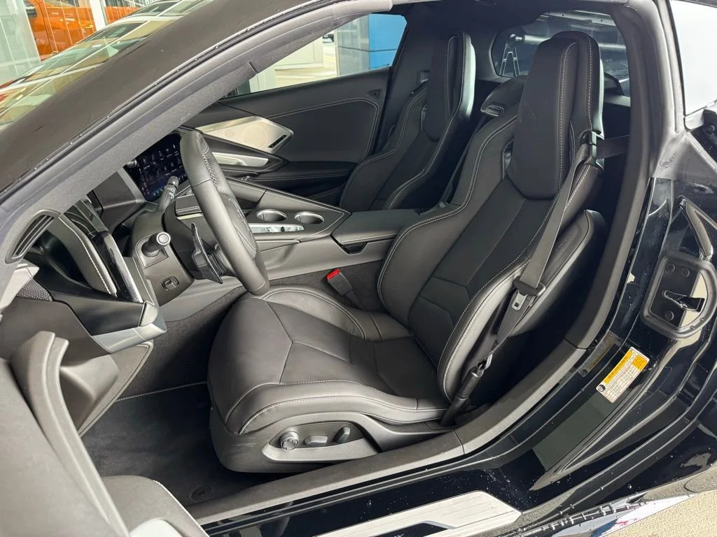 Used 2026 Black Chevrolet 2LT image 17