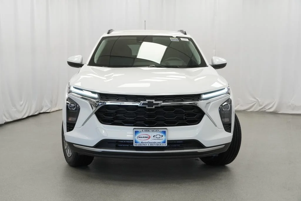 New 2026 Summit White Chevrolet LT image 33