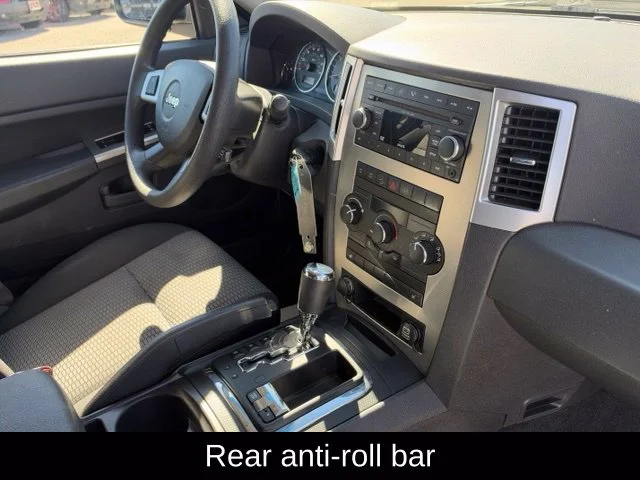 Used 2008 Green Jeep Laredo image 27