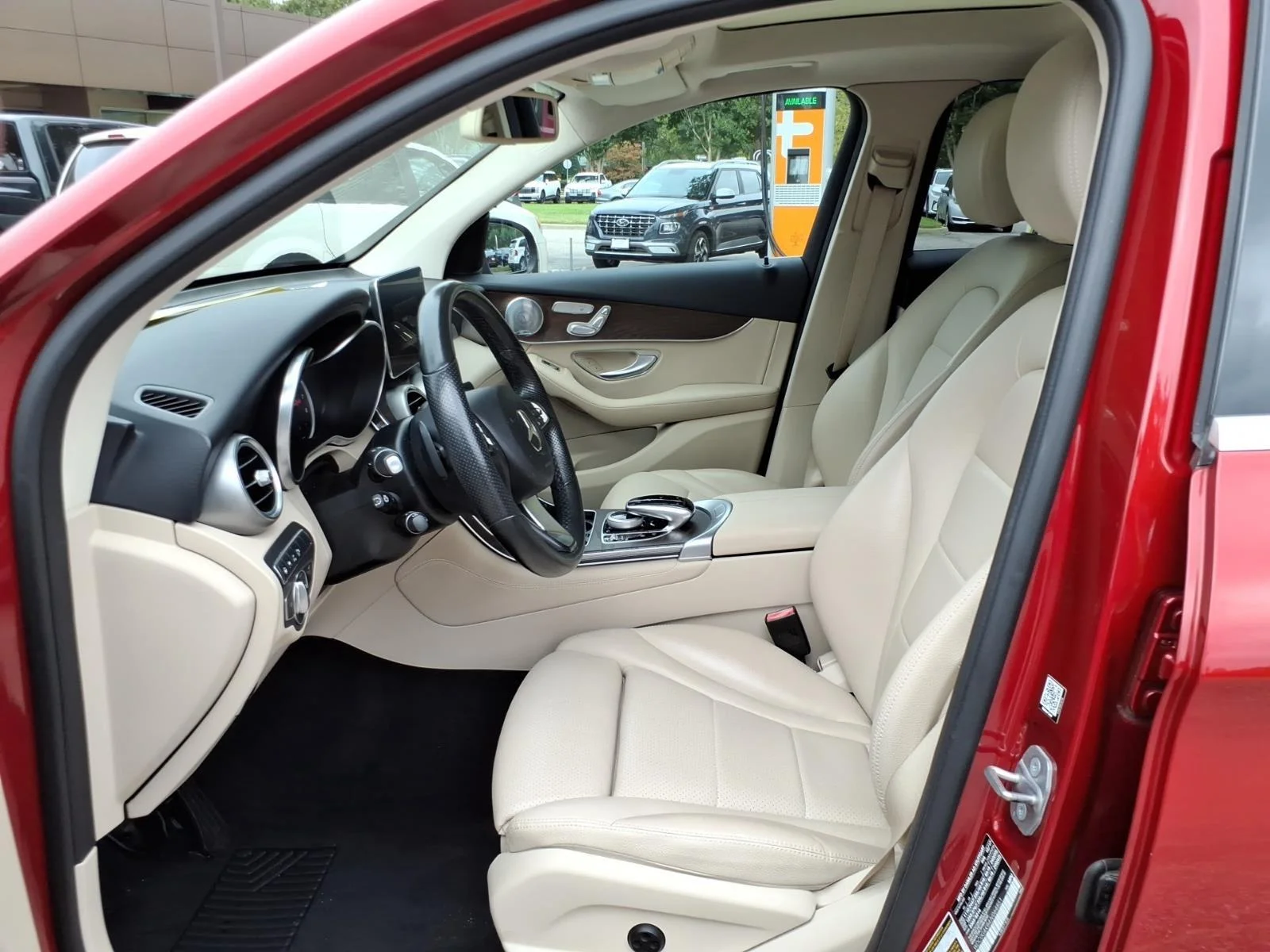 Used 2018 designo Cardinal Red Metallic Mercedes-Benz GLC 300 image 12