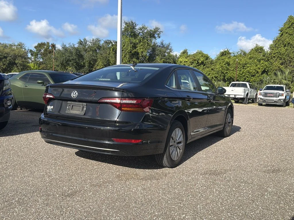 Used 2019 Black Volkswagen 1.4T S image 5
