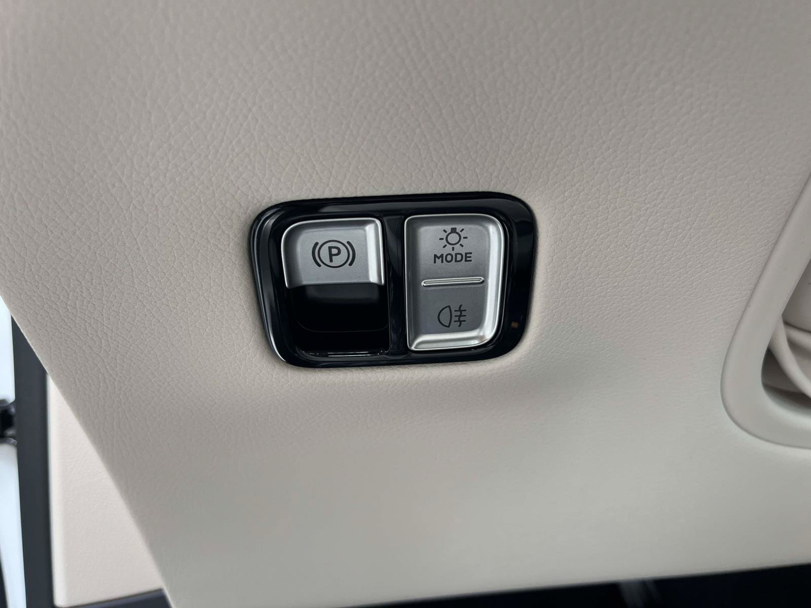 New 2027 MANUFAKTUR Moonlight White Metallic Mercedes-Benz S 500 4MATIC® Sedan image 19