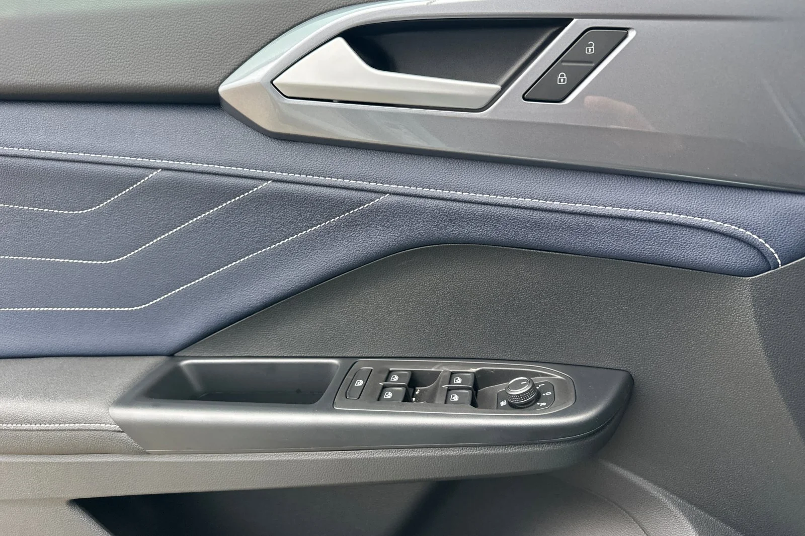 2026 Volkswagen Taos SEL - Photo 11