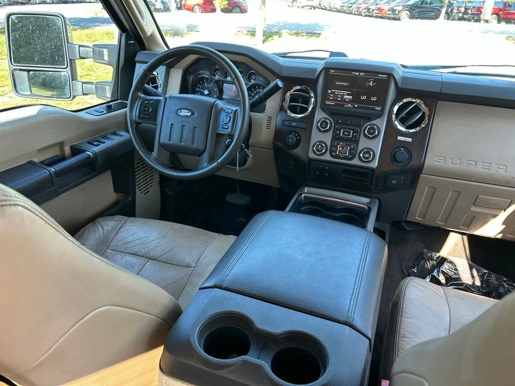 Used 2014 Oxford White Ford Lariat image 9