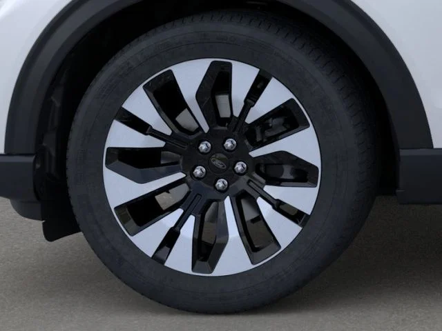 New 2026 Star White Metallic Tri-Coat Ford Platinum image 19