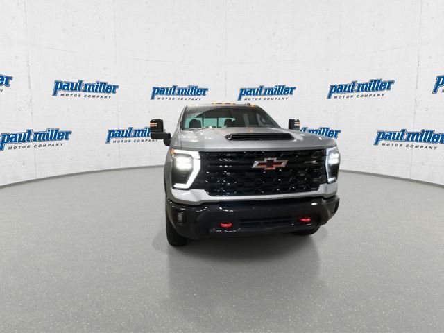 Used 2025 Gray Chevrolet ZR2 image 3