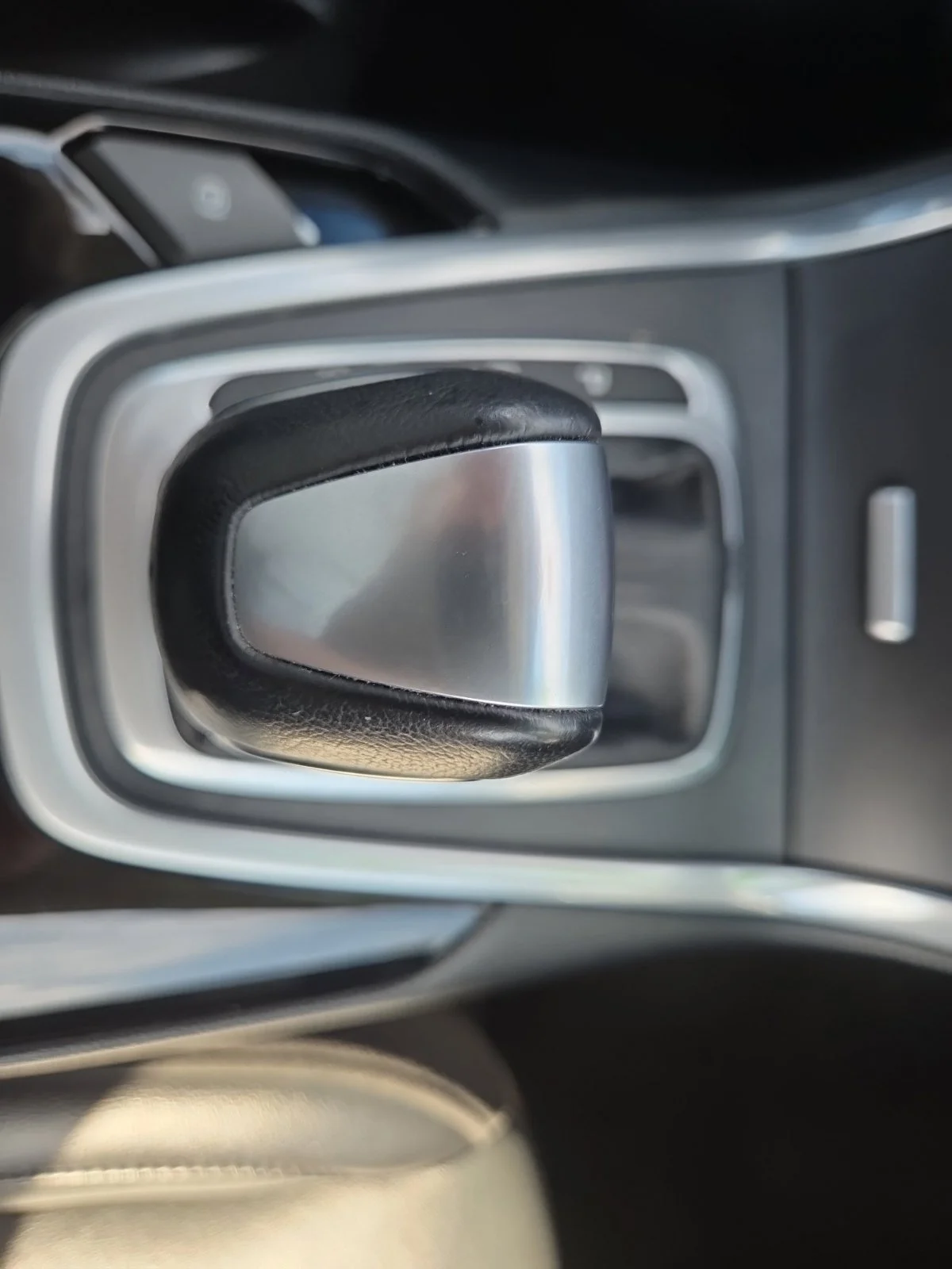 Certified Used 2018 Magnetic Ford Titanium image 29