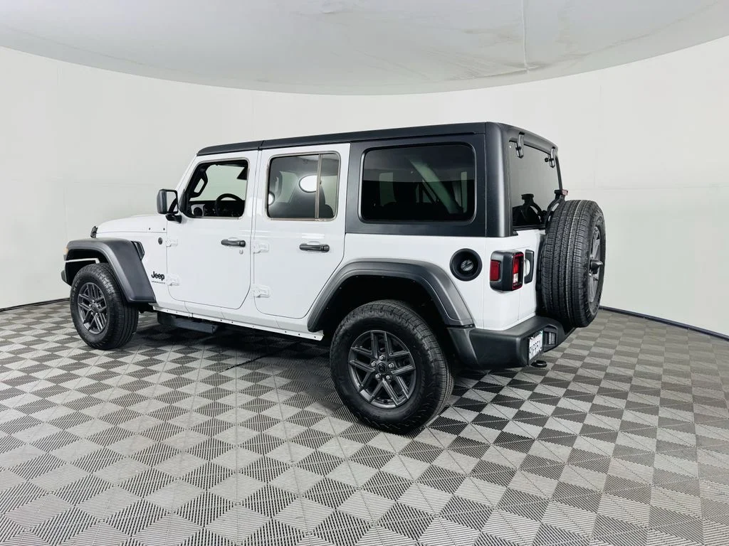Used 2026 White Jeep Sport S image 21
