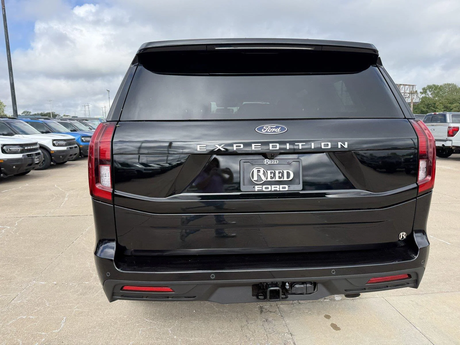 New 2027 Dark Matter Gray Metallic Ford Active image 8
