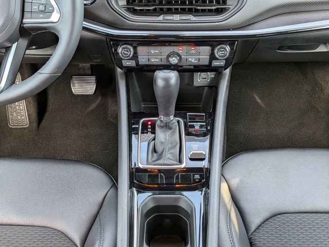 Used 2026 White Jeep Latitude image 19
