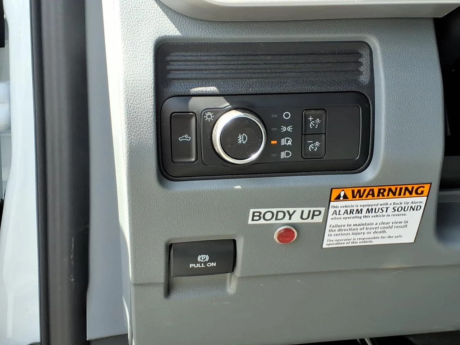 New 2026 Oxford White Ford XL image 10