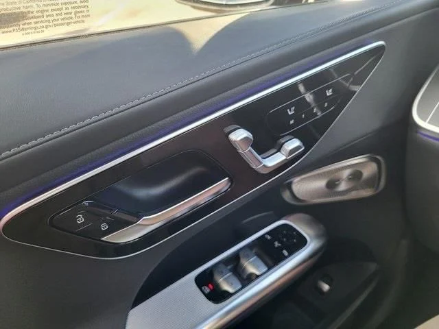 Used 2026 Gray Mercedes-Benz GLC 300 image 30