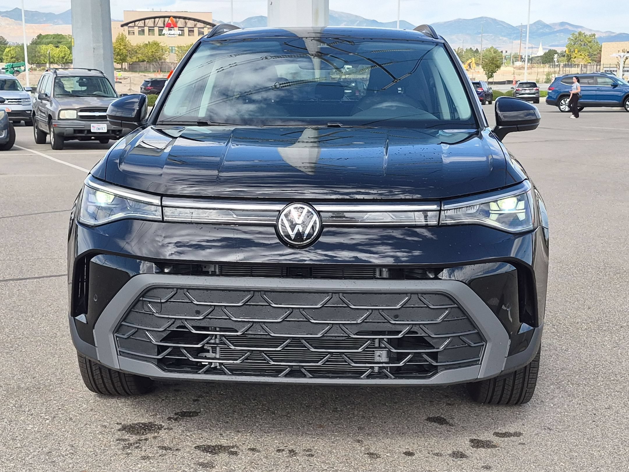 New 2026 Deep Black Pearl Volkswagen SE Black image 9