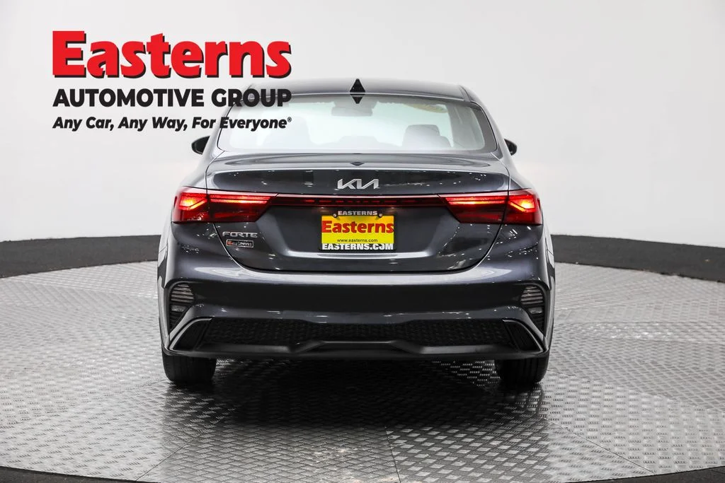 Used 2023 Gray Kia LXS image 6