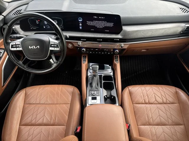 Used 2025 Black Kia EX X-Line image 16