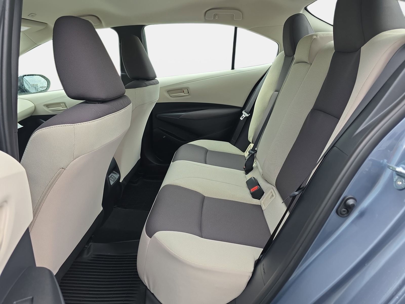 Used 2026  Toyota LE image 13