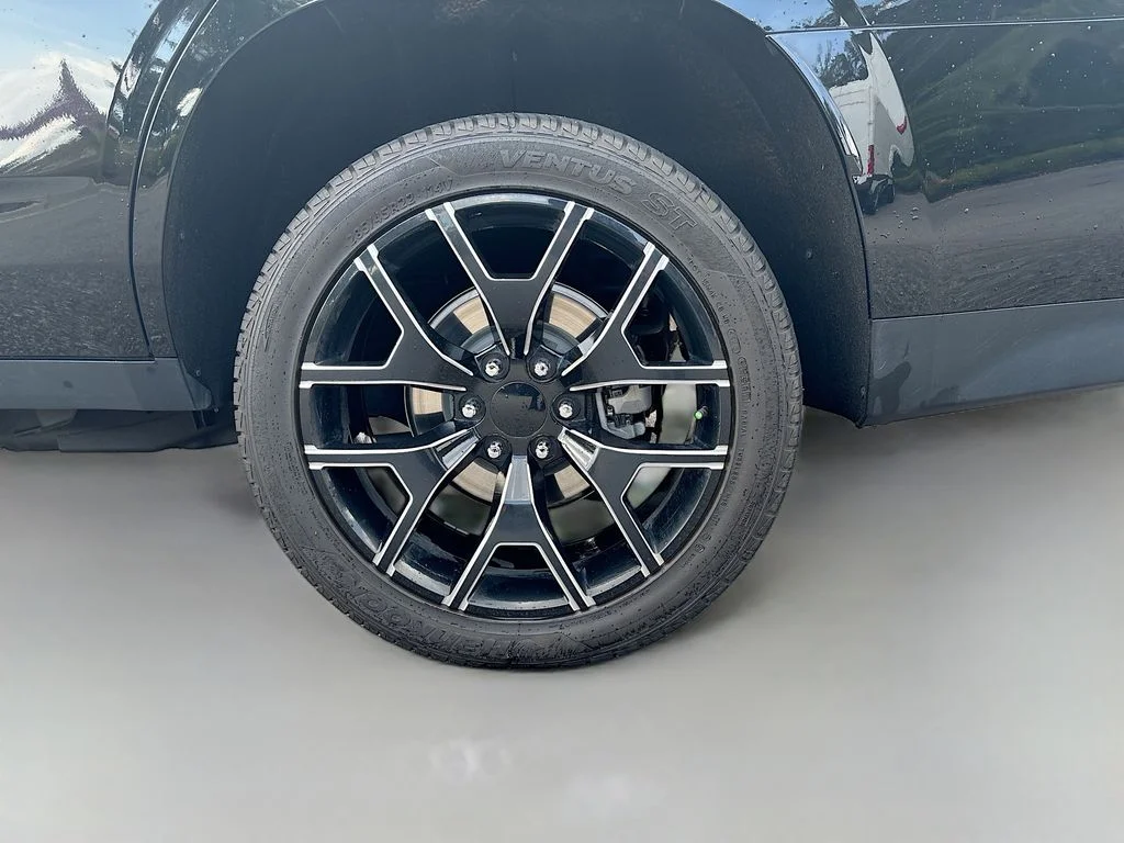 Used 2023 Black Chevrolet LT image 11