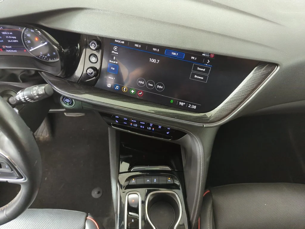 Used 2023 Summit White Buick Essence image 14